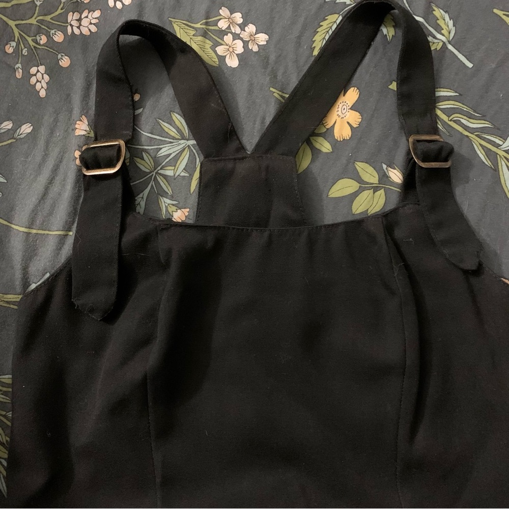 90s black overall dress 🖤 vintage apron dress